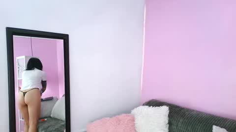 hiyakasudere_ online show from 10.17.25