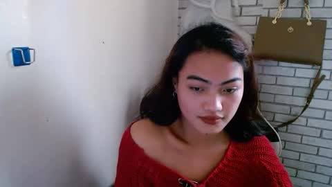 Snapshot of hoelyixia chatting on 12.14.25 Ixia3 online show from 12.14.25