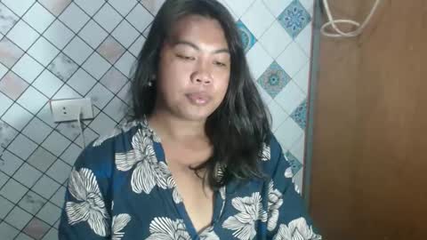 Snapshot of hoelylayla chatting on 02.18.26 Layla3 online show from 02.18.26