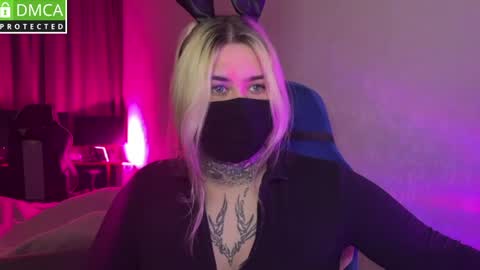 Snapshot of hoffmanite chatting on 04.01.26 hoffmanite online show from 04.01.26