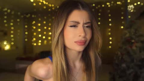 Snapshot of holayoula chatting on 12.19.25 Moni Monica online show from 12.19.25