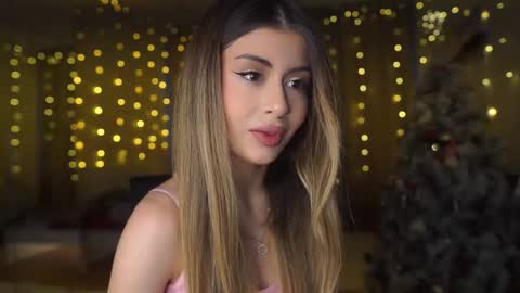 Snapshot of holayoula chatting on 12.20.25 Moni Monica online show from 12.20.25