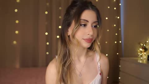 Snapshot of holayoula chatting on 01.14.26 Moni Monica online show from 01.14.26