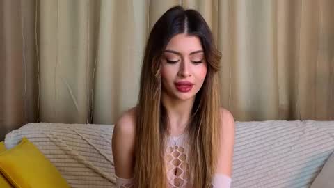 Snapshot of holayoula chatting on 02.01.26 Moni Monica online show from 02.01.26