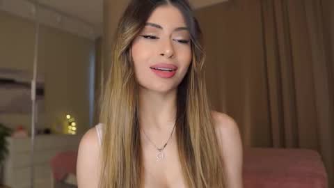 Snapshot of holayoula chatting on 02.08.26 Moni Monica online show from 02.08.26