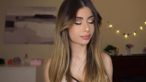 Snapshot of holayoula chatting on 02.19.26 Moni Monica online show from 02.19.26