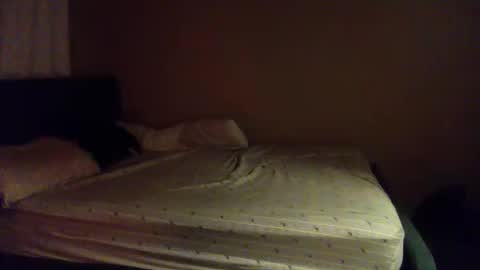 Snapshot of holenextdoor1 chatting on 10.19.25 LuckyBB35 online show from 10.19.25