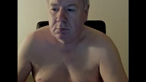 Snapshot of holgerhb53 chatting on 10.24.25 Holger online show from 10.24.25