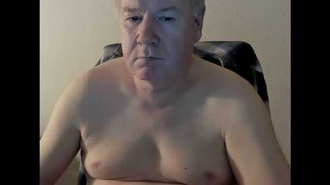 Snapshot of holgerhb53 chatting on 10.24.25 Holger online show from 10.24.25