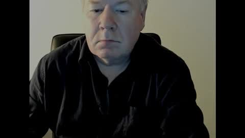 Snapshot of holgerhb53 chatting on 10.27.25 Holger online show from 10.27.25