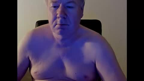 Snapshot of holgerhb53 chatting on 10.28.25 Holger online show from 10.28.25