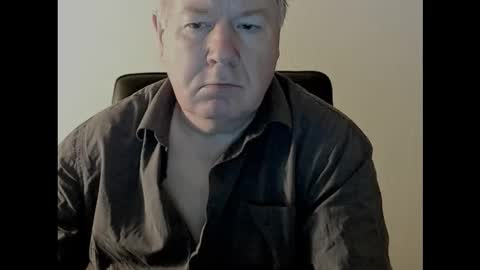 Snapshot of holgerhb53 chatting on 10.28.25 Holger online show from 10.28.25