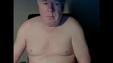 Snapshot of holgerhb53 chatting on 11.17.25 Holger online show from 11.17.25