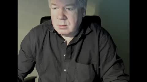 Snapshot of holgerhb53 chatting on 11.24.25 Holger online show from 11.24.25