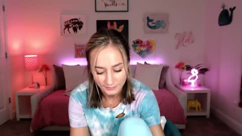 Holi Hurricane online show from 02.05.25