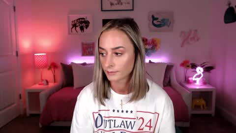 Holi Hurricane online show from 02.17.25