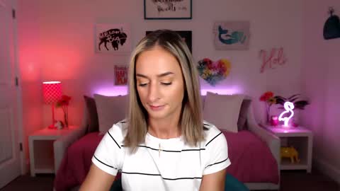 Holi Hurricane online show from 03.02.25