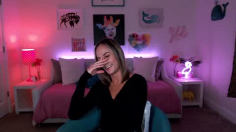 Holi Hurricane online show from 03.06.25