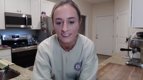 Holi Hurricane online show from 09.19.25