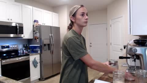 Holi Hurricane online show from 09.22.25