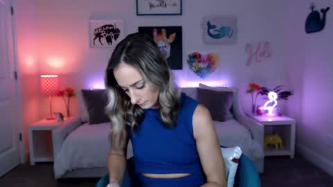 Holi Hurricane online show from 10.04.25