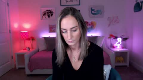 Holi Hurricane online show from 10.07.25