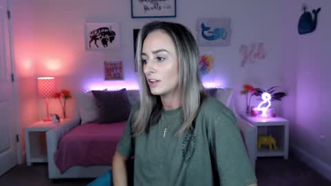 Holi Hurricane online show from 10.08.25