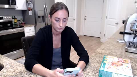 Holi Hurricane online show from 12.19.25