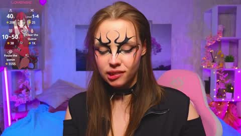 Snapshot of hollisbelch chatting on 02.01.25 Lux online show from 02.01.25