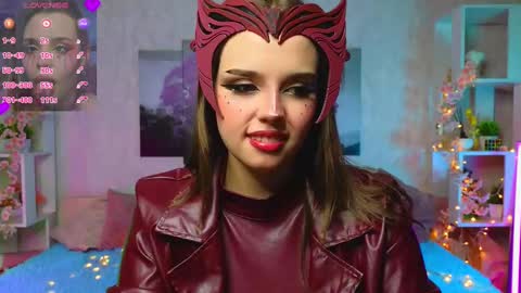 Snapshot of hollisbelch chatting on 03.11.25 Lux online show from 03.11.25