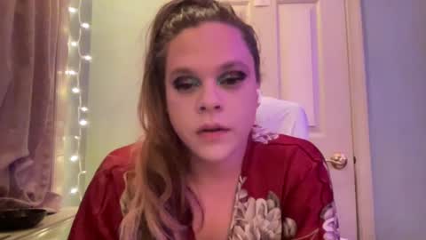 Snapshot of holly23hopefull chatting on 12.16.24 Hollys Drive threw Side Of CB. online show from 12.16.24