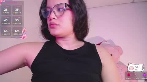Snapshot of holly_16 chatting on 12.03.24 holly_16 online show from 12.03.24