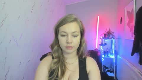 Holly online show from 11.26.25