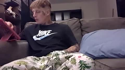 Snapshot of holly_dom_gore chatting on 12.16.25 holly_dom_gore online show from 12.16.25