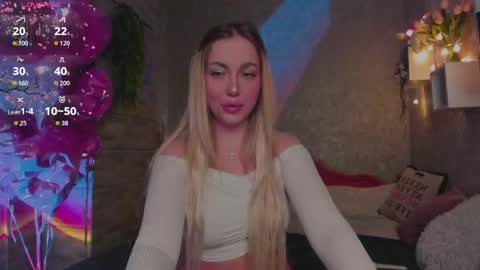 holly_molly8 online show from 04.25.26