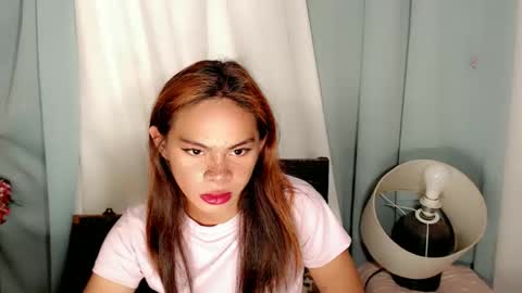 Snapshot of holly_sugar20 chatting on 12.08.24 Mika Duhay Velat online show from 12.08.24