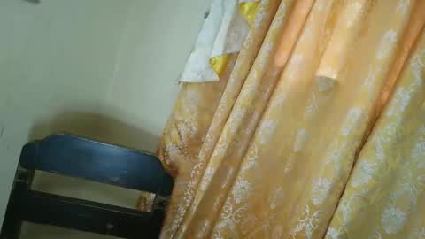 Snapshot of holly_sugar20 chatting on 01.15.26 Mika Duhay Velat online show from 01.15.26