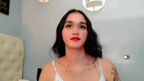 Snapshot of holly_sunshine69 chatting on 12.24.24 Apple online show from 12.24.24