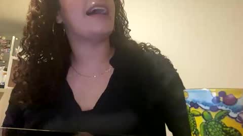 Snapshot of hollykoff chatting on 01.01.25 space online show from 01.01.25