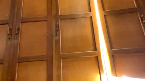 Snapshot of hollykoff chatting on 02.20.25 space online show from 02.20.25