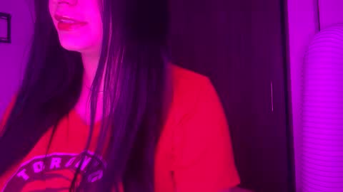 Snapshot of hollykoff chatting on 01.06.26 space online show from 01.06.26