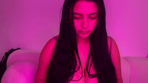 Snapshot of hollykoff chatting on 01.09.26 space online show from 01.09.26