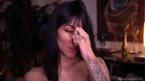 Holly Linder online show from 01.18.25