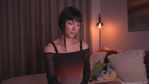 Holly Linder online show from 11.02.25