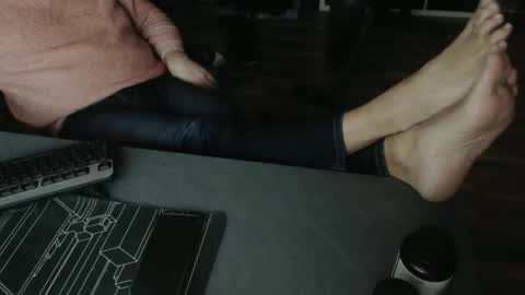 Snapshot of hollymollysucker chatting on 12.27.24 hollymollysucker online show from 12.27.24