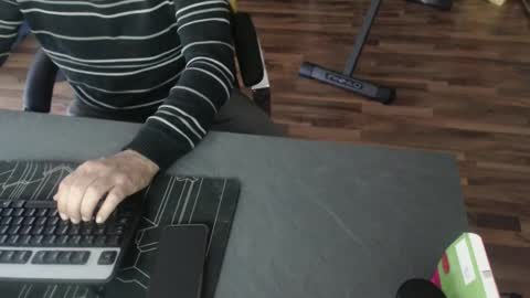 Snapshot of hollymollysucker chatting on 02.12.25 hollymollysucker online show from 02.12.25