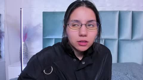 hollypeach_ online show from 06.29.26