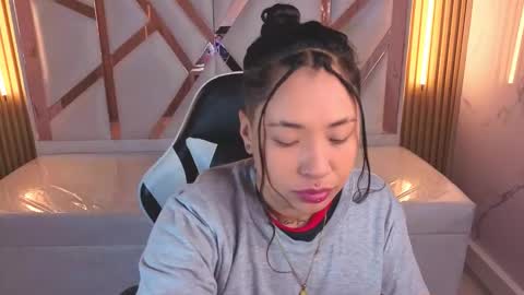 Holly  online show from 11.11.25