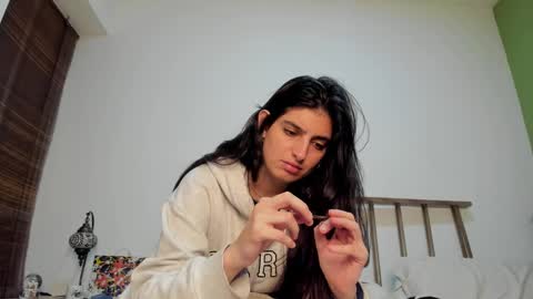 hollyshit_ online show from 12.18.24