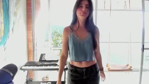 hollyshit_ online show from 01.19.25